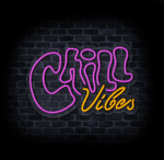 Neon LED Chill Vibes w fioletowym i pomarańczowym kolorze na tle ceglanej ściany