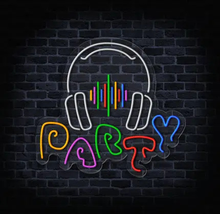 Dekoracyjny napis LED PARTY ze słuchawkami i falą dźwiękową.