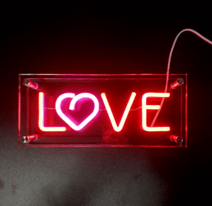 Neon Love – nowoczesna dekoracja świetlna do wnętrz