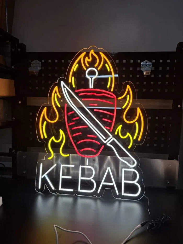 eon LED kebab na ścianę z płomieniami i ikoną jedzenia street food