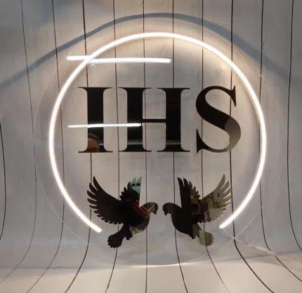 Religijna dekoracja świetlna IHS na Komunię