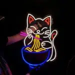 Neon LED „Lucky Ramen Cat” – uroczy talizman z miską makaronu ✨ - obrazek 2