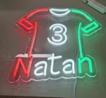 Neon z koszulką piłkarską i imieniem - obrazek 4