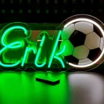 personalizowany neon LED z piłką nożną i imieniem