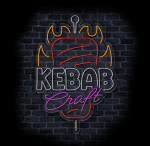 neon reklamowy kebab w witrynie food trucka