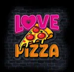 neon Love Pizza w pizzerii jako neon reklamowy