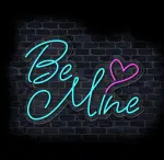 Neon Be Mine LED z sercem na ścianie w romantycznym wnętrzu