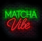 neon do kawiarni matcha z zielonym napisem LED