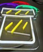 Neon LED lody na plexi podczas produkcji w pracowni CraftNeon