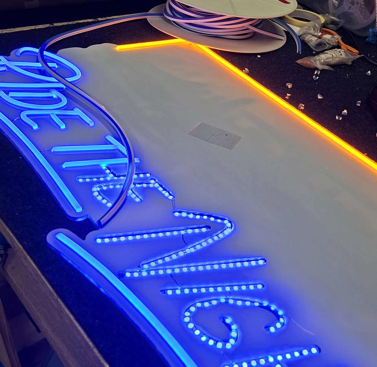 neon led produkcja