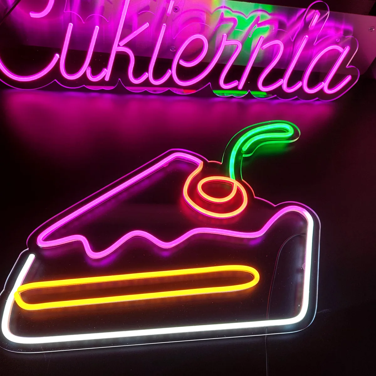 Neon LED Cukiernia z kawałkiem ciasta