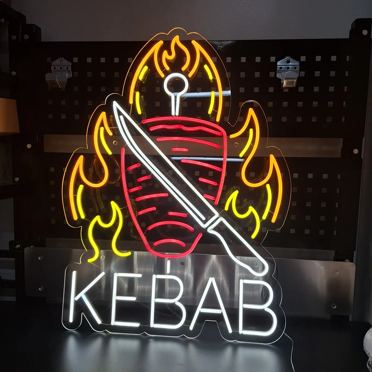 Neon LED Kebab z grafiką rożna i noża