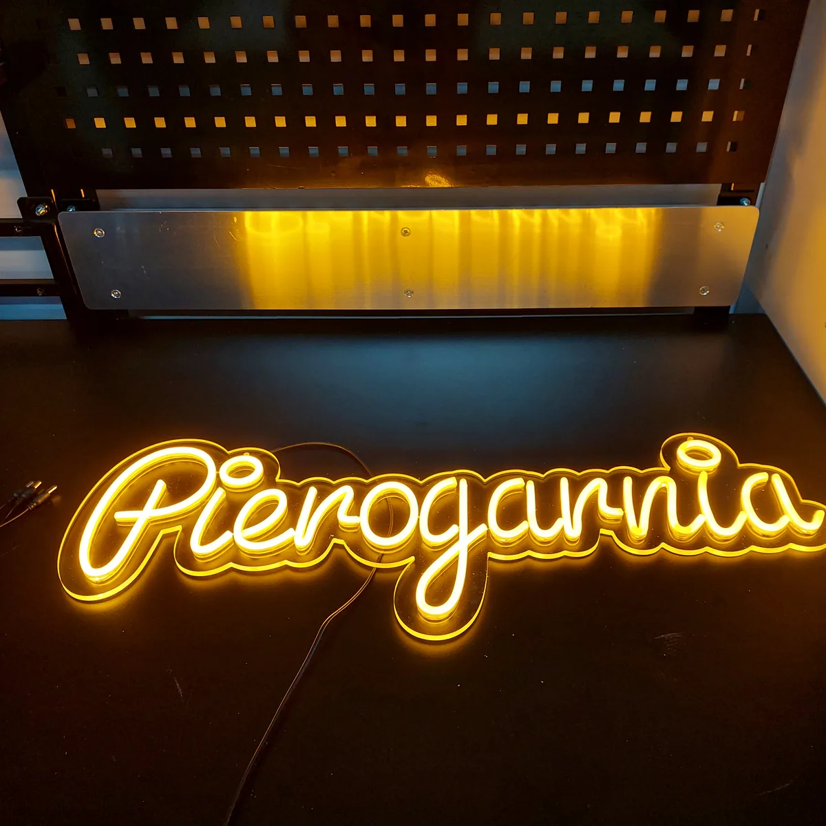 Ciepły biały neon LED Pierogarnia