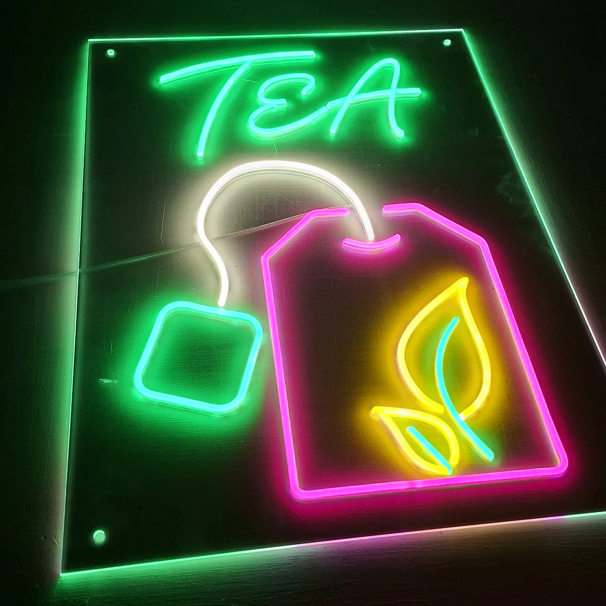 Neon LED Tea z torebką herbaty na plexi